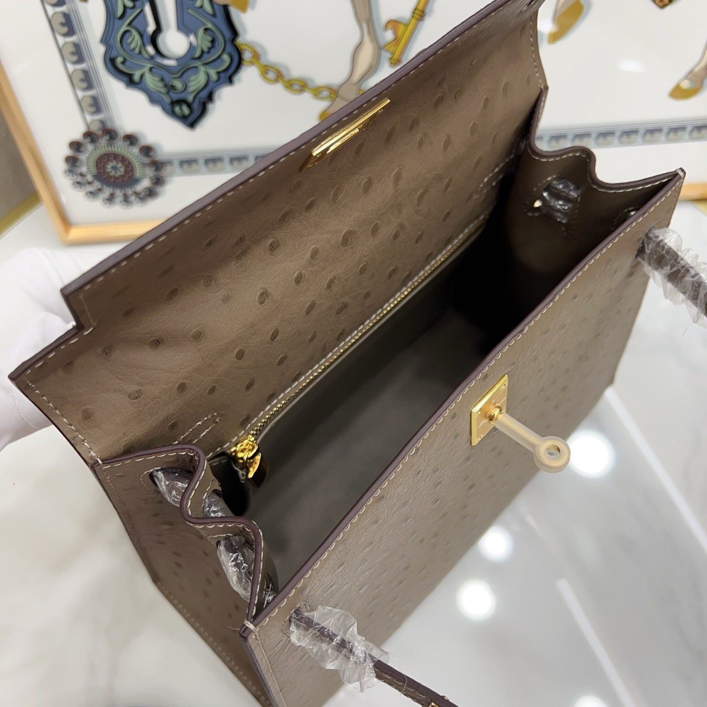 Hermès Kelly Sellier 25 Ostrich Etoupe Gold Hardware