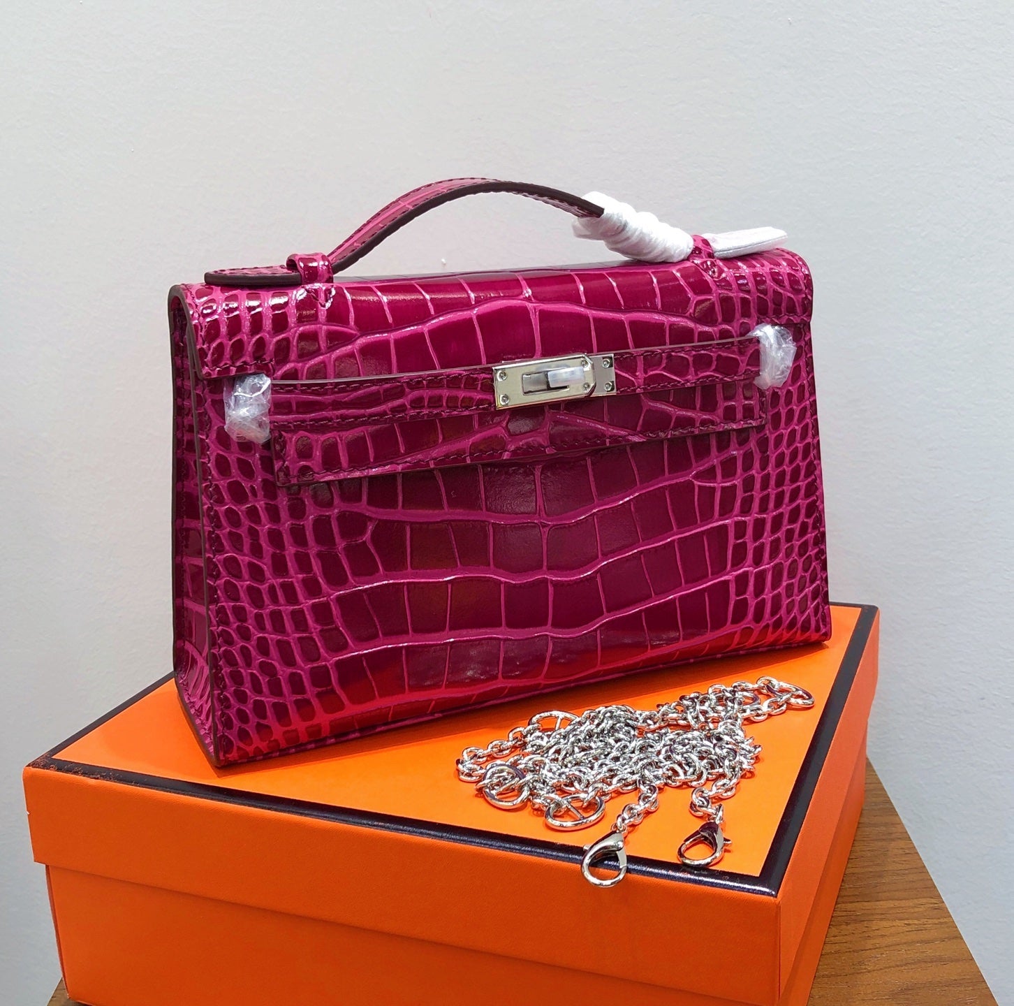 Kelly Pochette Fuchsia Shiny Niloticus Crocodile Leather Palladium Hardware Women Clutch Bag