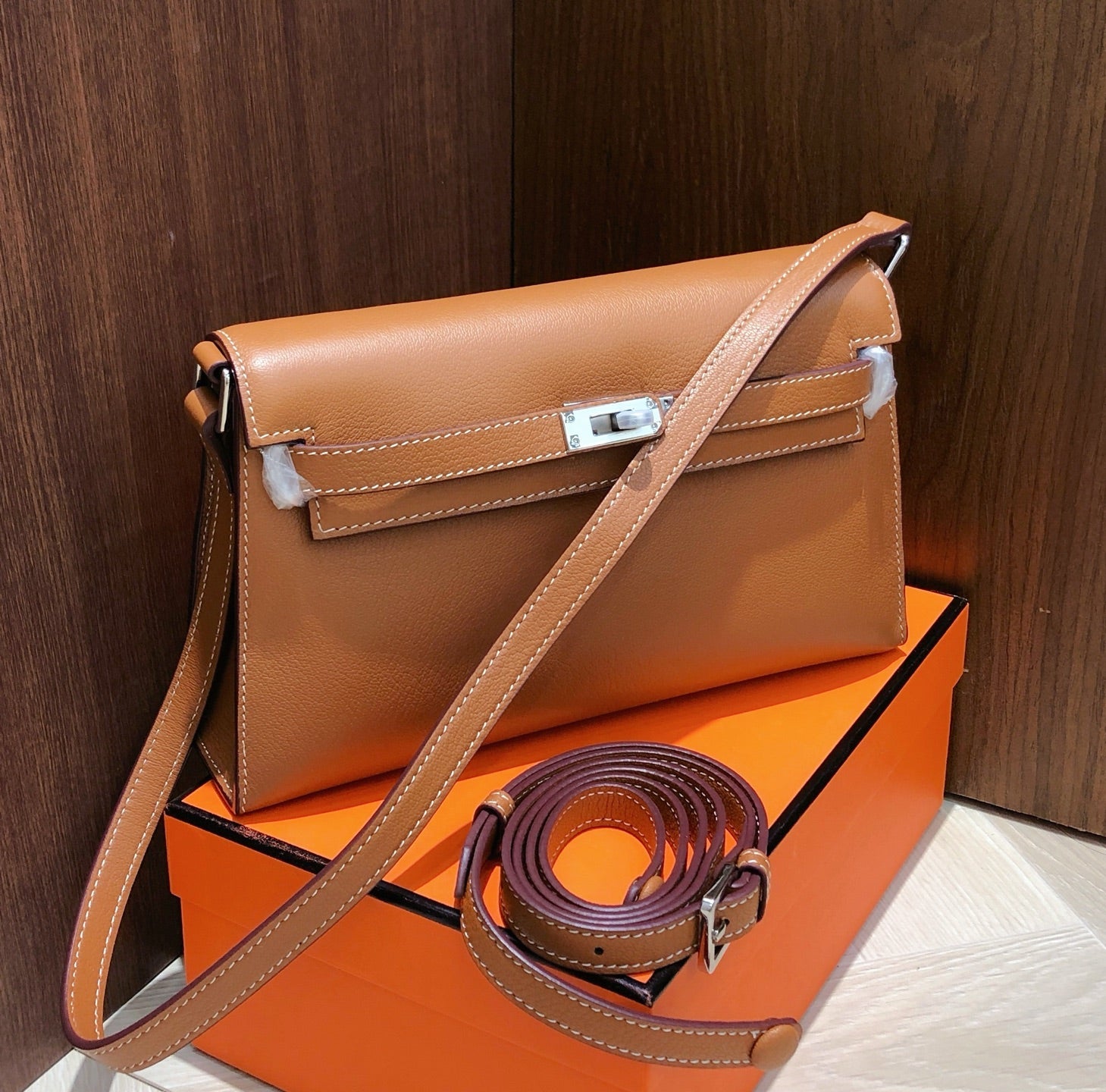 Kelly Elan 25 Underarm Baguette Bag, Genuine Top Layer Cowhide Goat Grain Leather, Silver Hardware Caramel Brown Shoulder Purse, Vintage Classic Fall Winter Must-Have Handbag Size 25×6.5×15cm